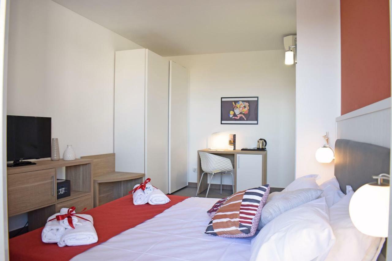 Travini Hotel Residence มาร์ซาลา ภายนอก รูปภาพ